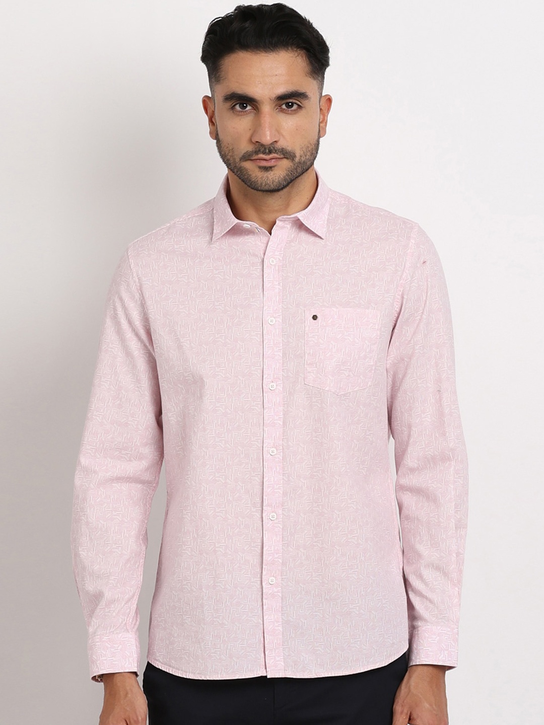

Turtle Relaxed Slim Fit Geometric Printed Opaque Cotton Casual Shirt, Pink