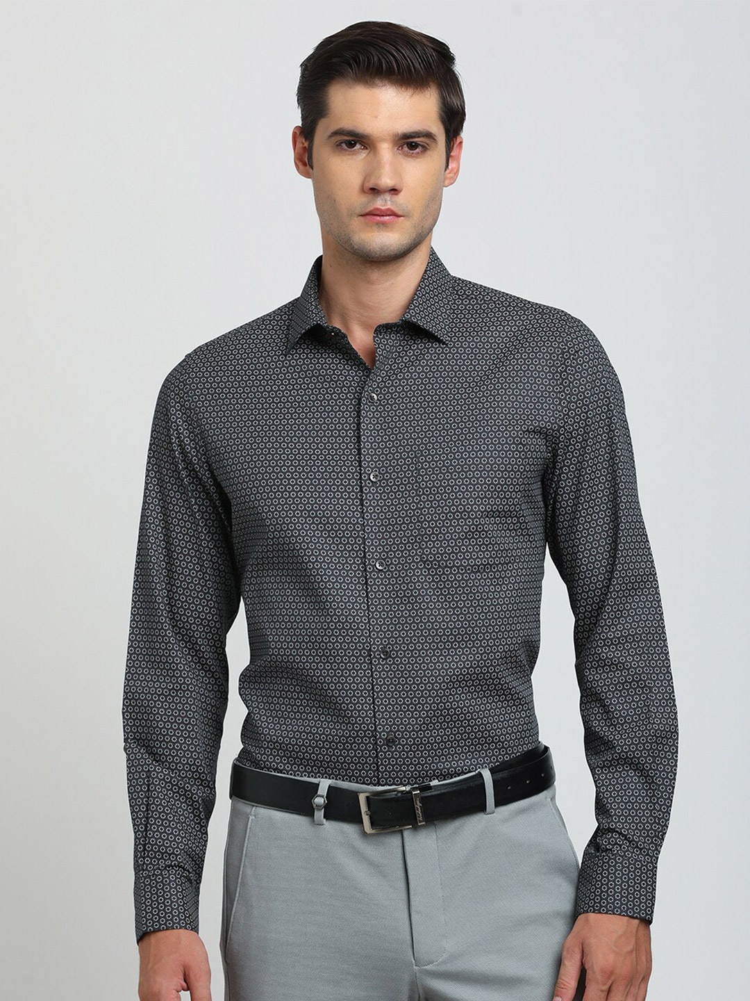 

Turtle Classic Slim Fit Printed Spread Collar Long Sleeves Cotton Formal Shirt, Black