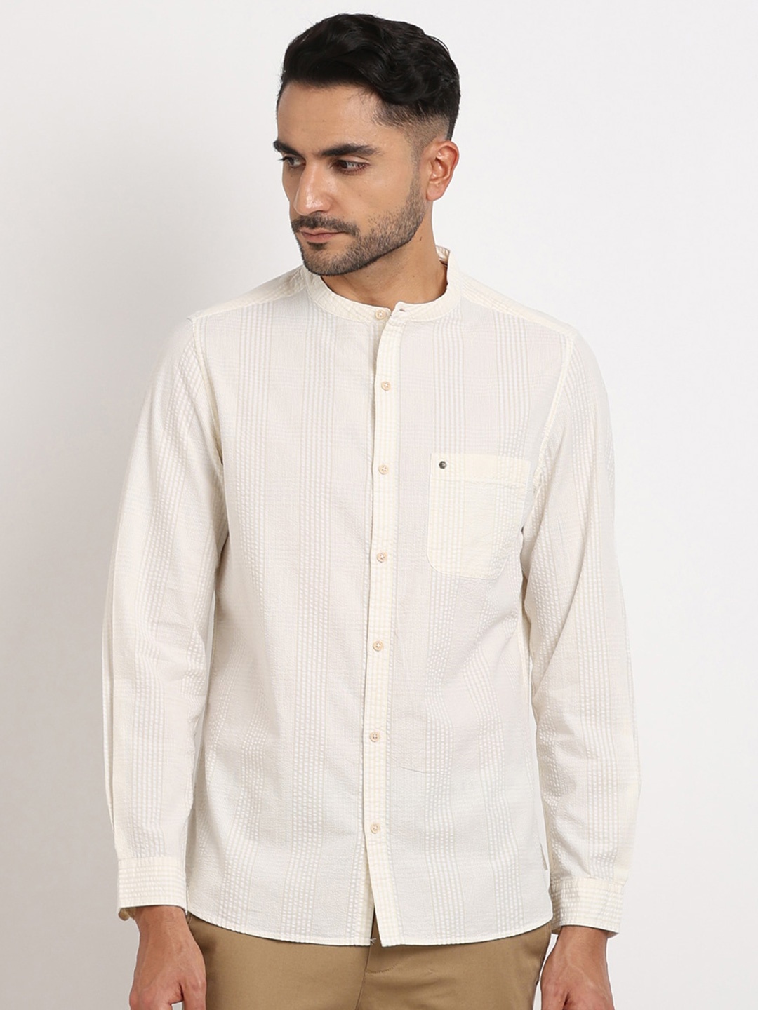 

Turtle Relaxed Slim Fit Textured Opaque Cotton Casual Shirt, Beige