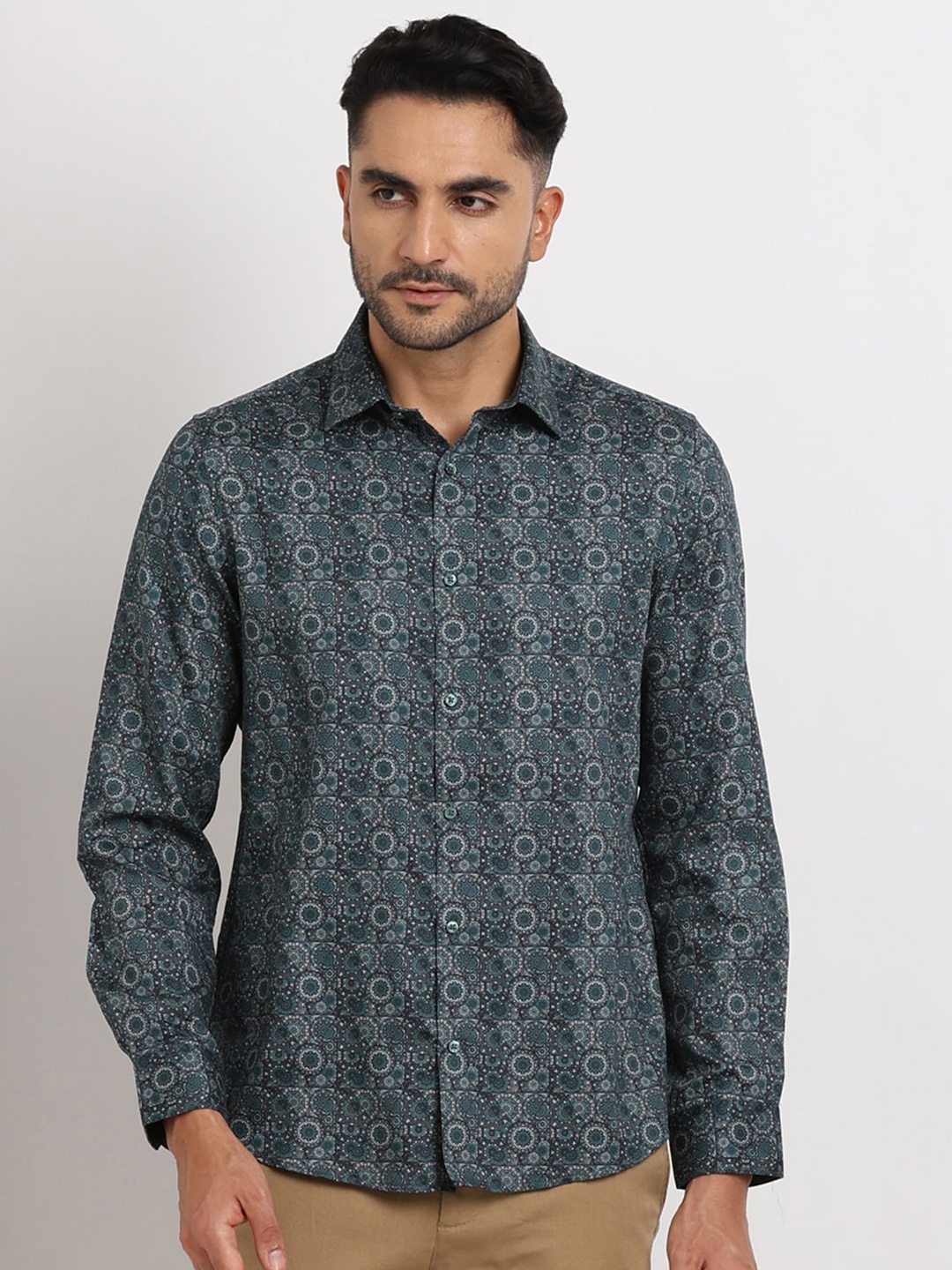 

Turtle Premium Slim Fit Abstract Printed Opaque Cotton Casual Shirt, Green