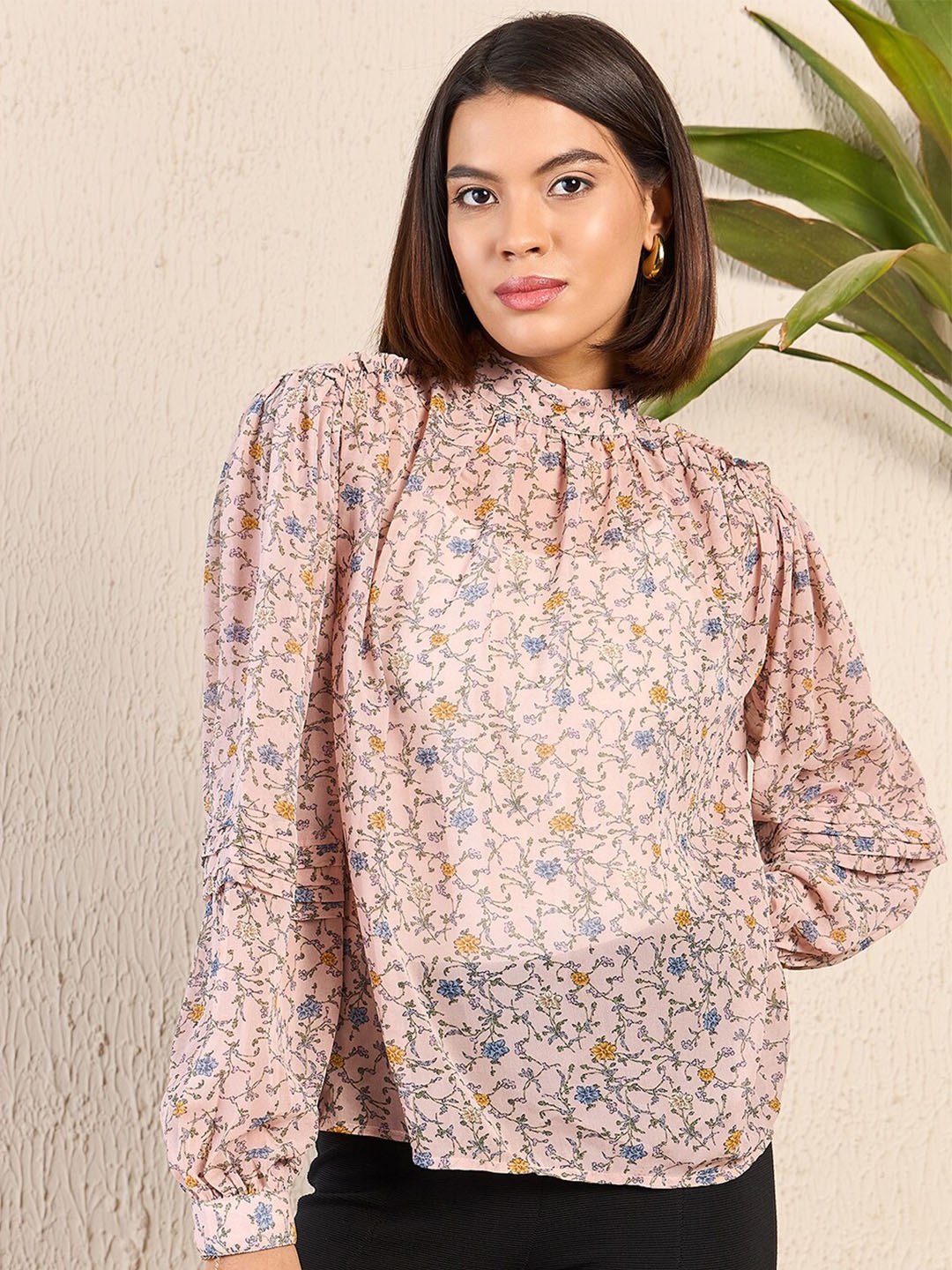 

Kibo Floral Print High Neck Cuffed Sleeve Regular Top, Peach