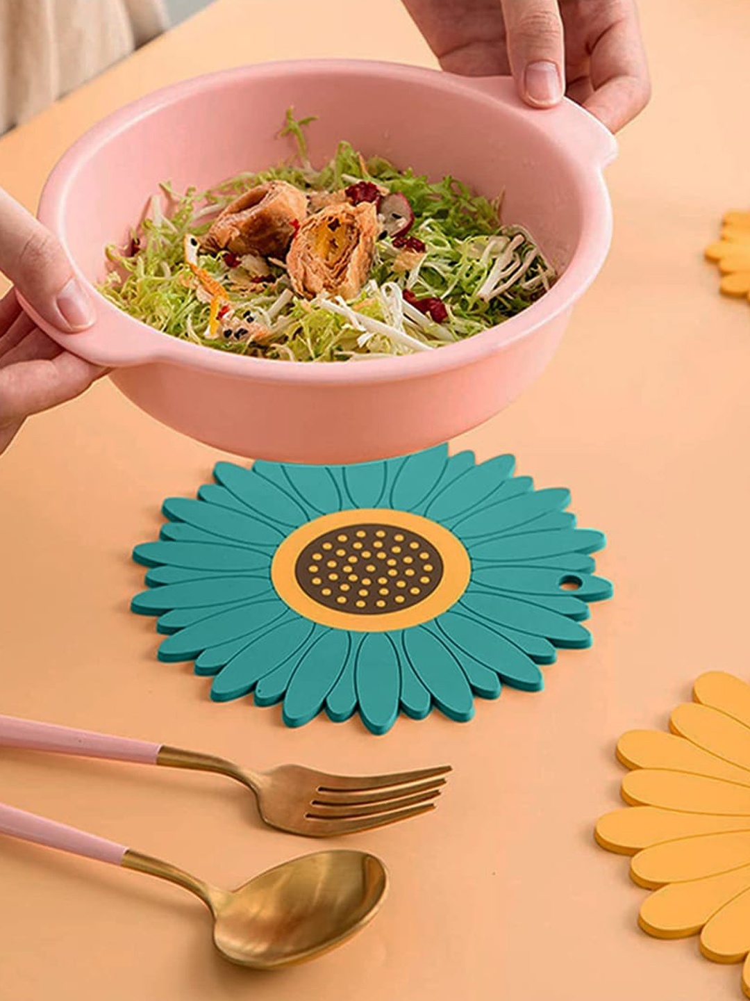 

P-Plus International Green & Yellow 6 Pieces Sunflower Coasters