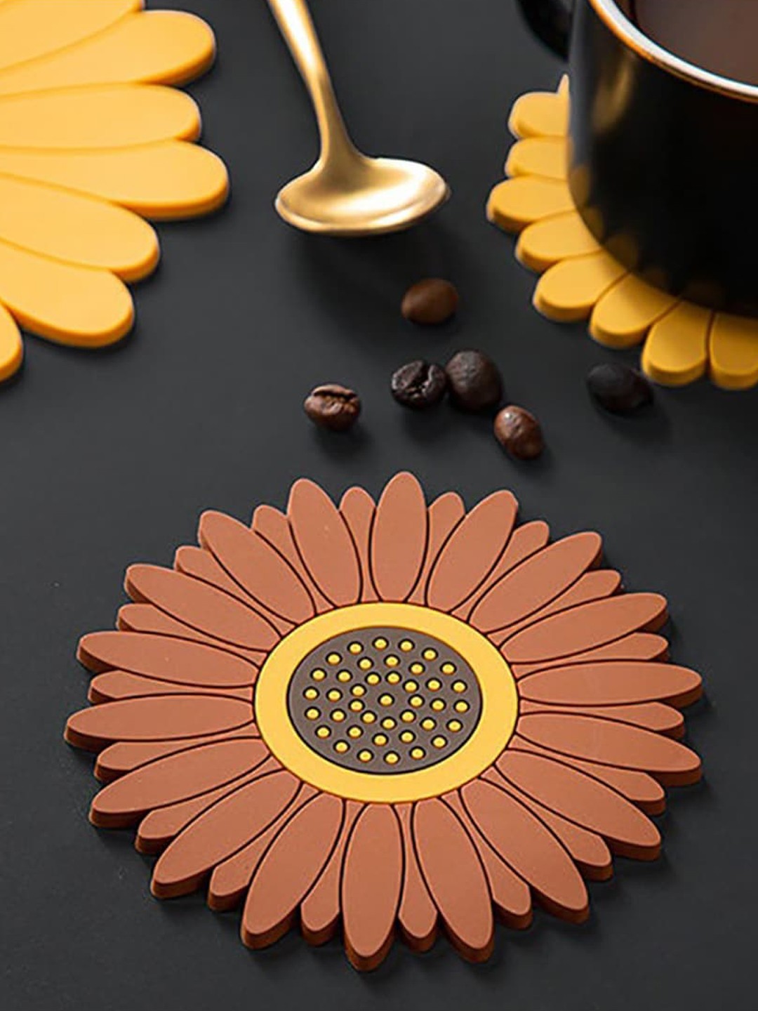 

P-Plus International Brown & Yellow 2 Pieces Sunflower Coasters
