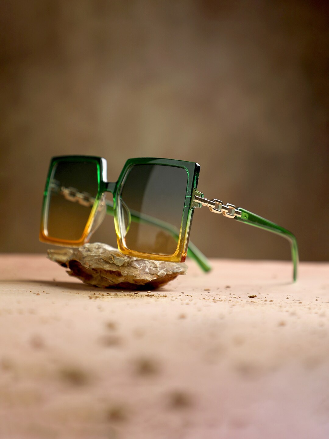 

HAUTE SAUCE by Campus Sutra Women Oversized Sunglasses with Polarised Lens AW24_HSSG2254, Green