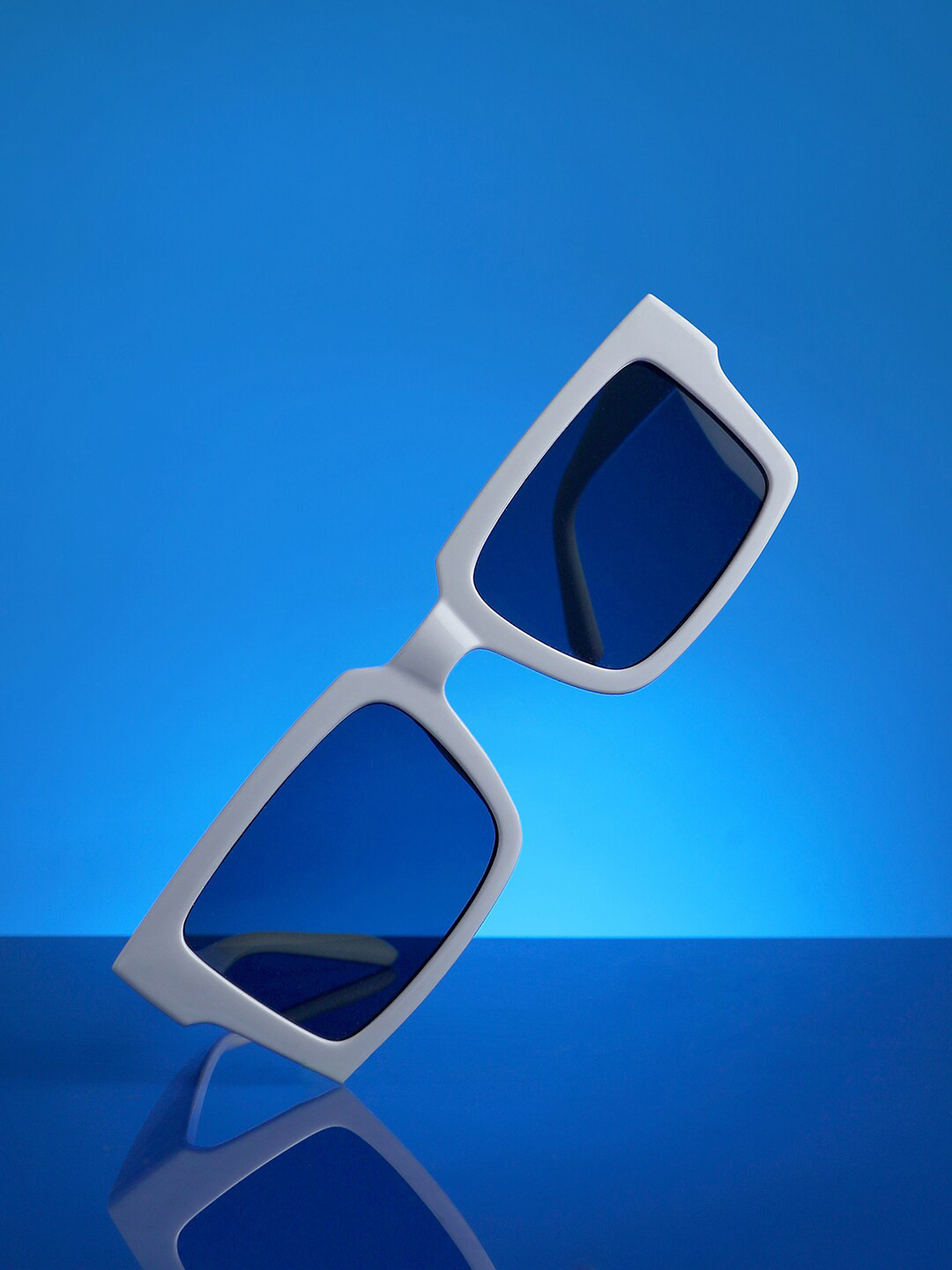 

HAUTE SAUCE by Campus Sutra Women Rectangle Sunglasses with Polarised Lens AW24_HSSG2547, Black