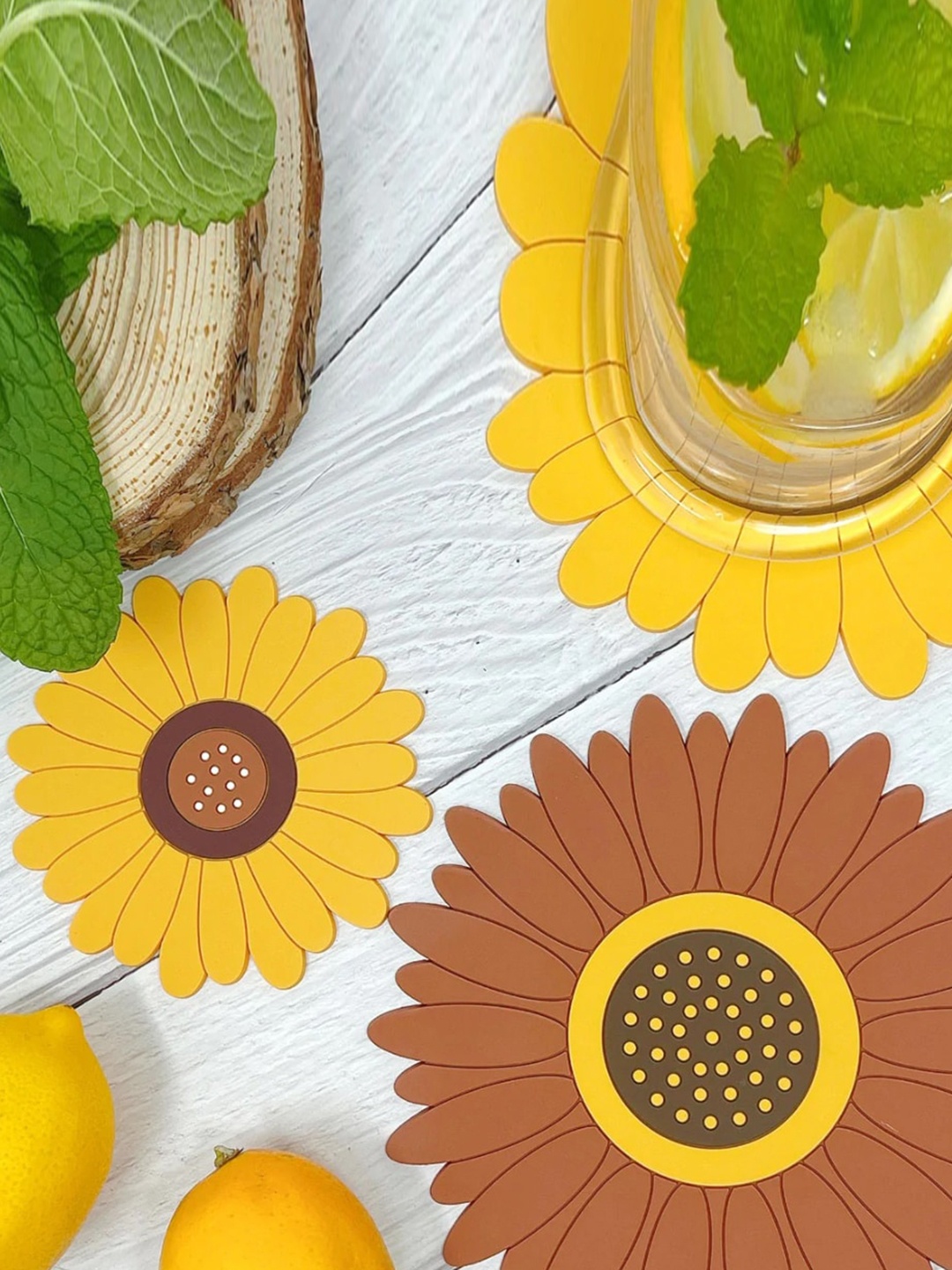 

P-Plus International Brown & Yellow 4 Pieces Sunflower Coasters