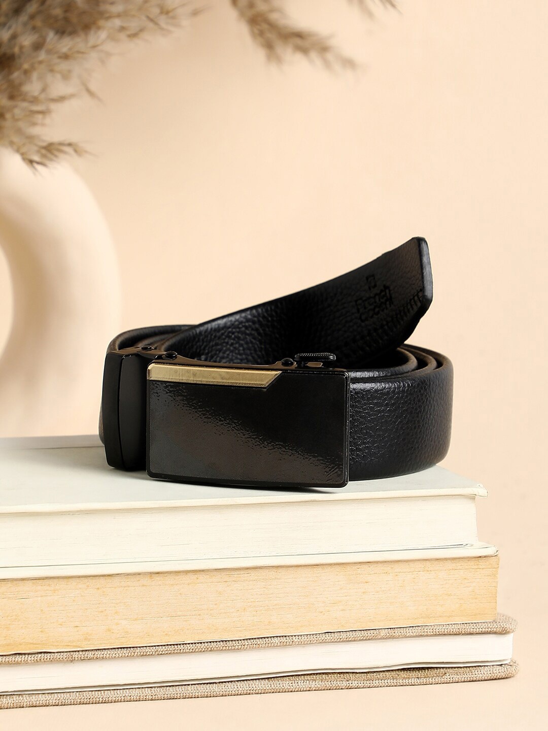 

HAUTE SAUCE by Campus Sutra Women Textured Leather Belt, Black