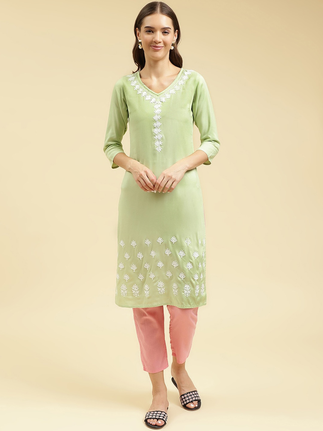 

QAZMI Floral Yoke Design Chikankari Cotton Straight Kurta, Green