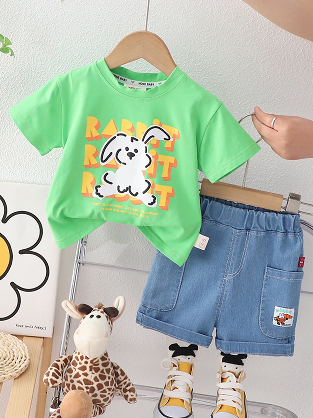 

INCLUD Boys Printed Round Neck T-Shirt with Shorts, Green