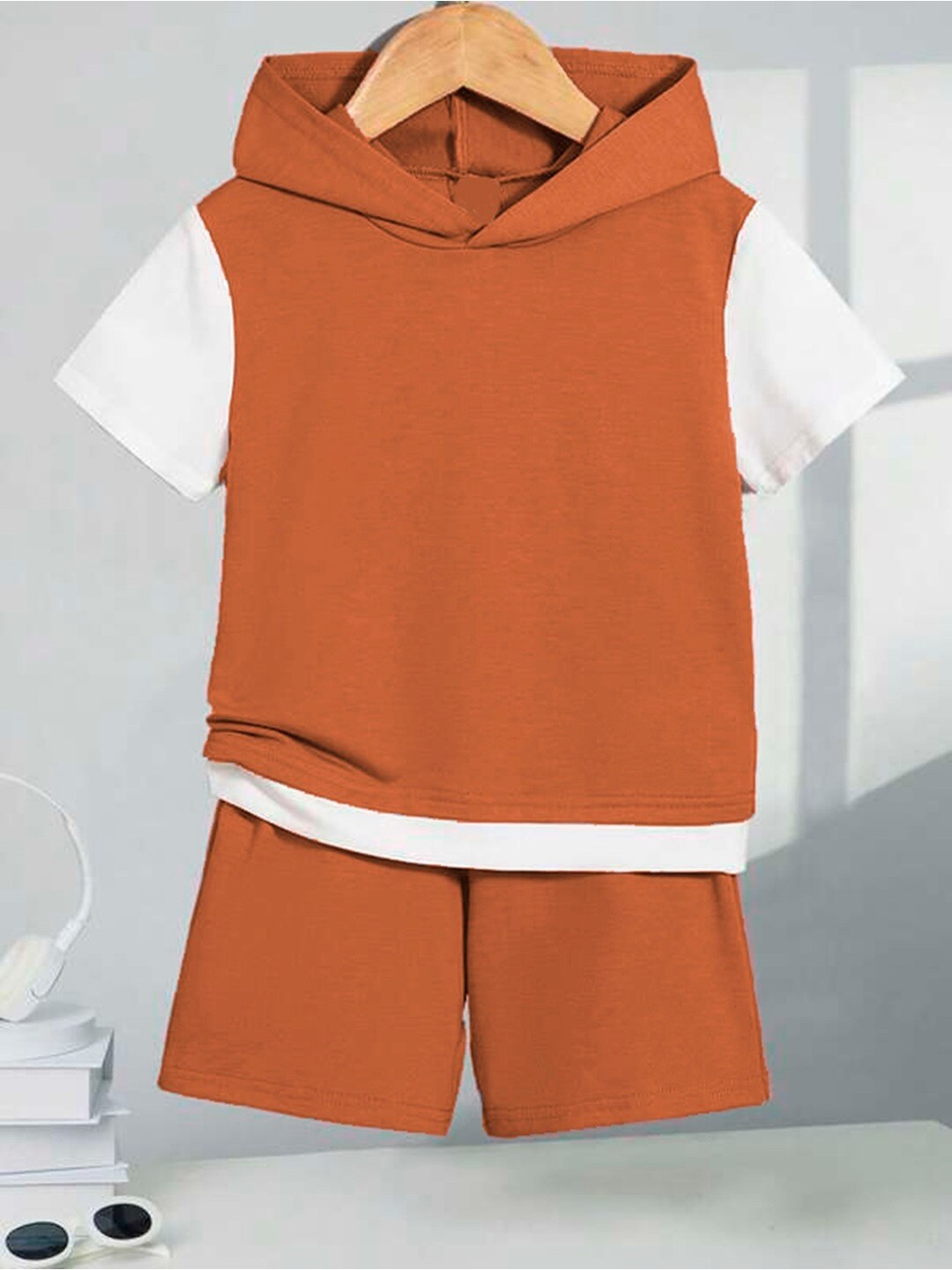 

BAESD Unisex Kids Hooded Colourblocked T-shirt with Shorts, White
