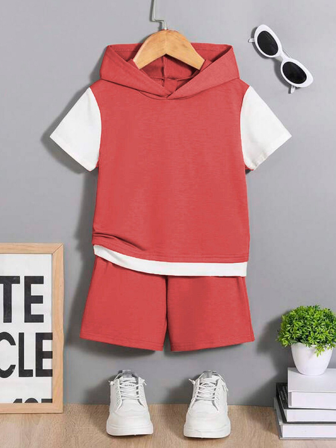 

BAESD Unisex Kids Colourblocked Hooded T-shirt with Shorts, Rust
