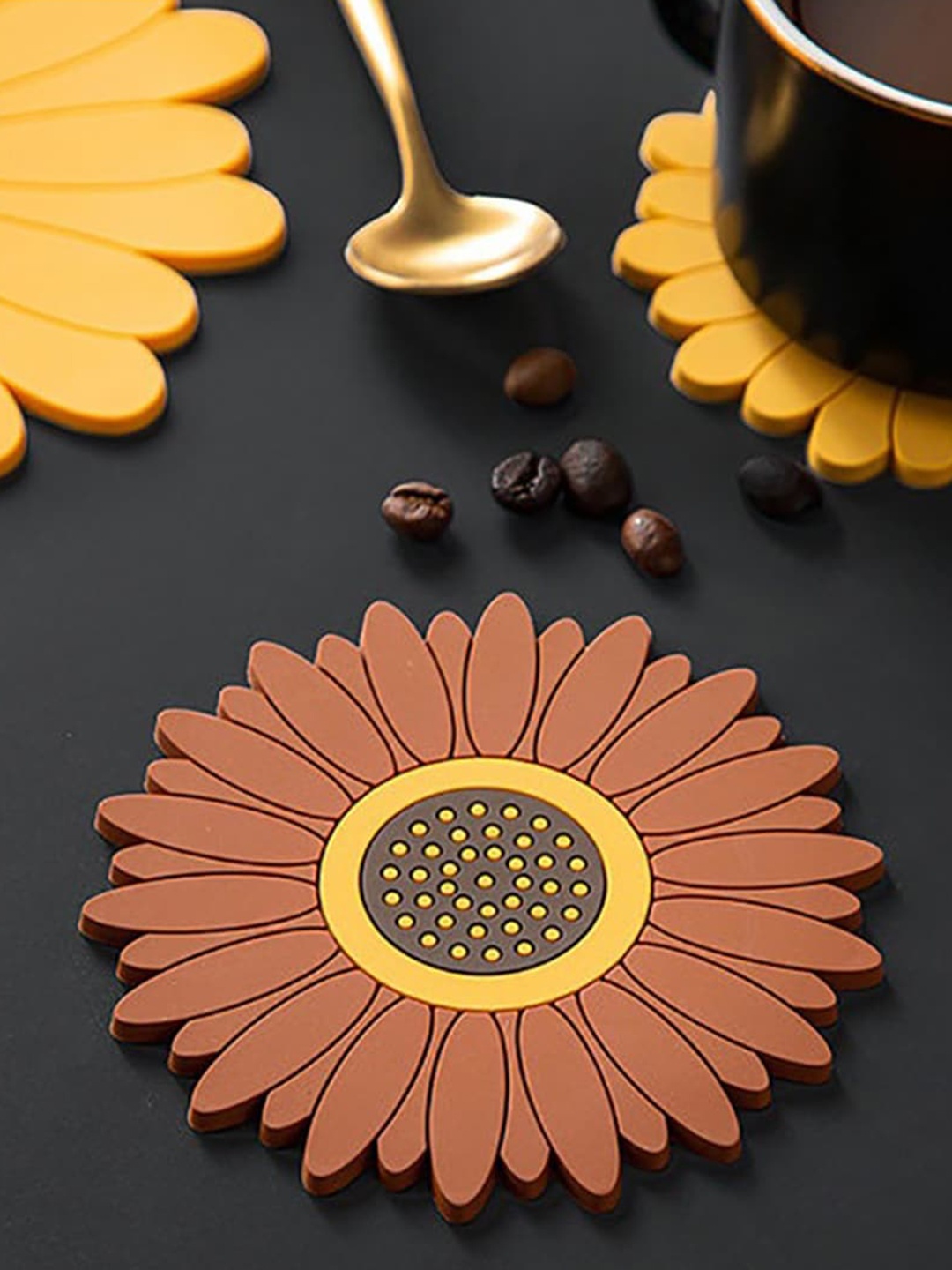 

P-Plus International Brown & Yellow 2 Pieces Sunflower Coasters