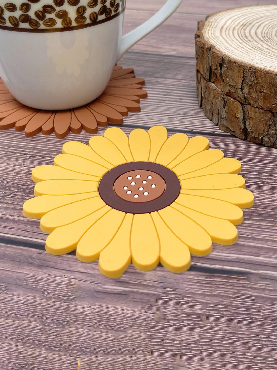 

P-Plus International Yellow & Brown 6 Pieces Sunflower Silicone Coasters