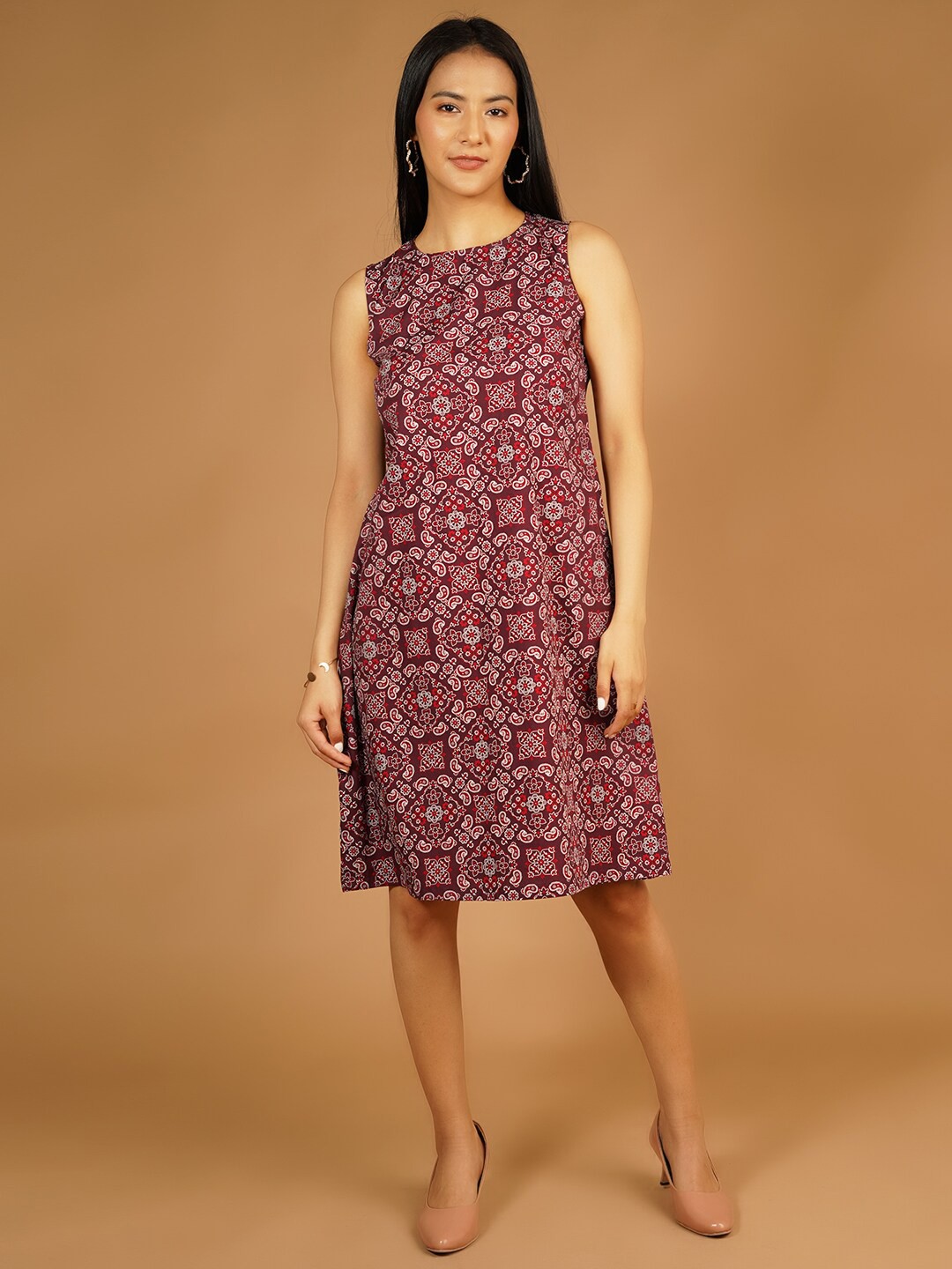 

Talethread Floral Printed Round Neck Sleevless A-Line Dress, Maroon