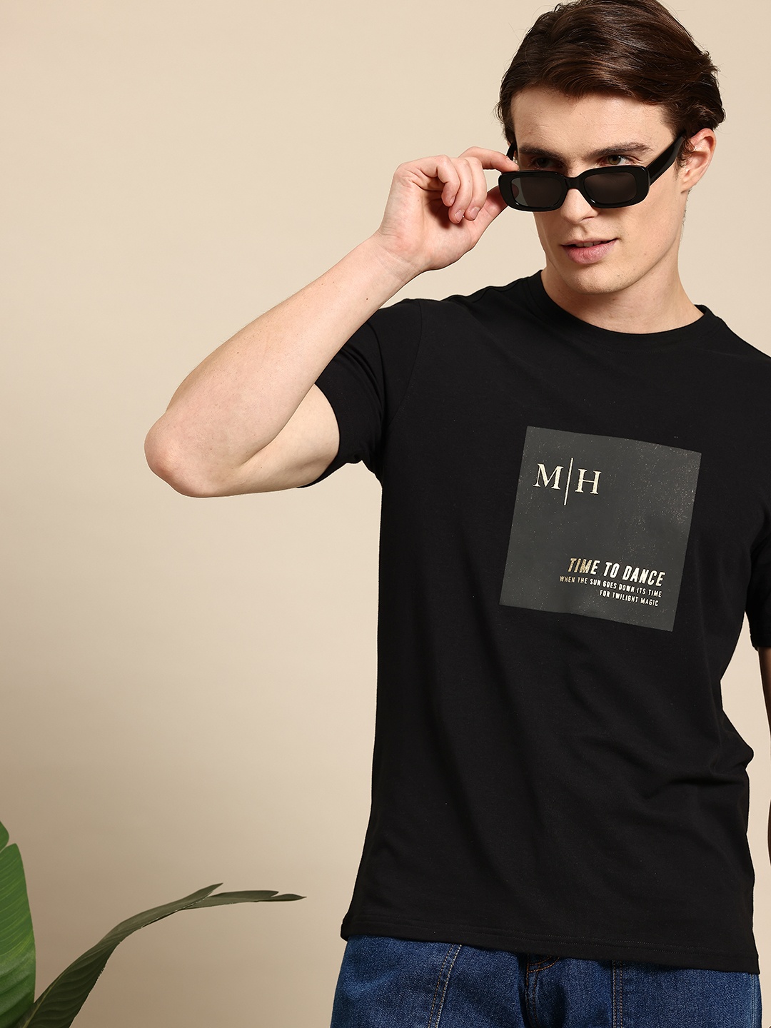 

Mast & Harbour Men Graphic Printed T-shirt, Black