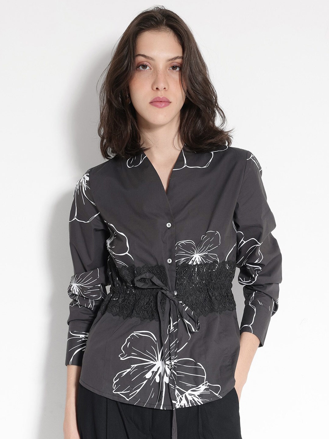 

RAREISM Floral Printed Three-Quarter Sleeves V-Neck Cotton Top, Brown