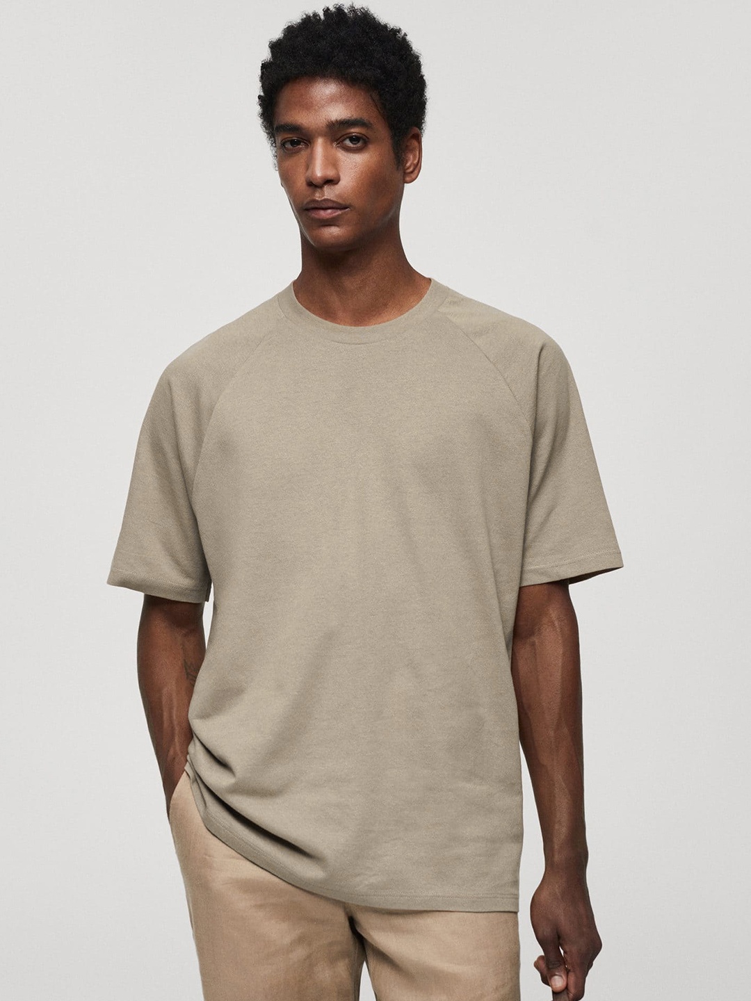 

MANGO MAN Men Relaxed Fit Cotton Linen T-shirt, Beige