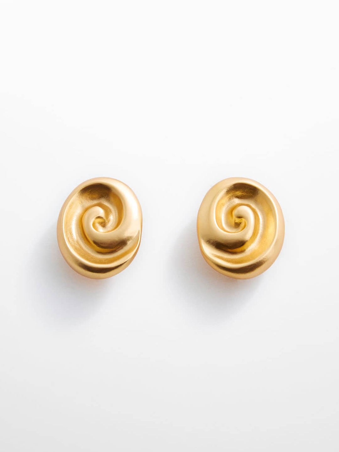 

MANGO Contemporary Studs Earrings, Gold