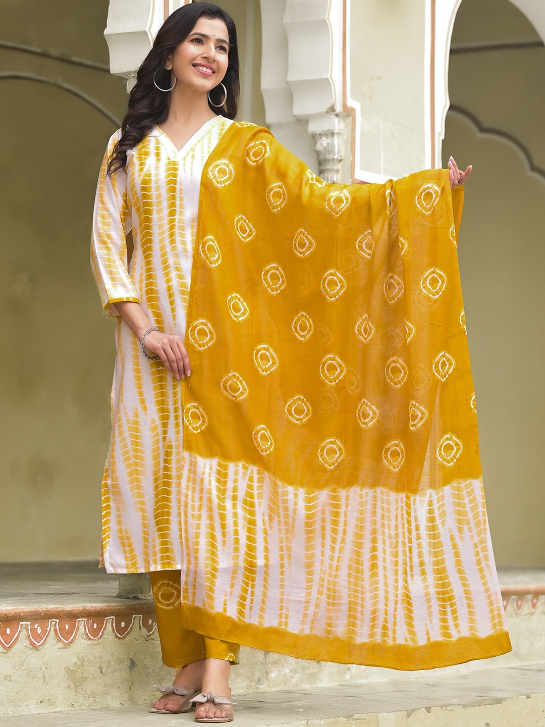 

KALINI Ombre Dyed Regular Straight Kurta With Trousers & Dupatta, Yellow