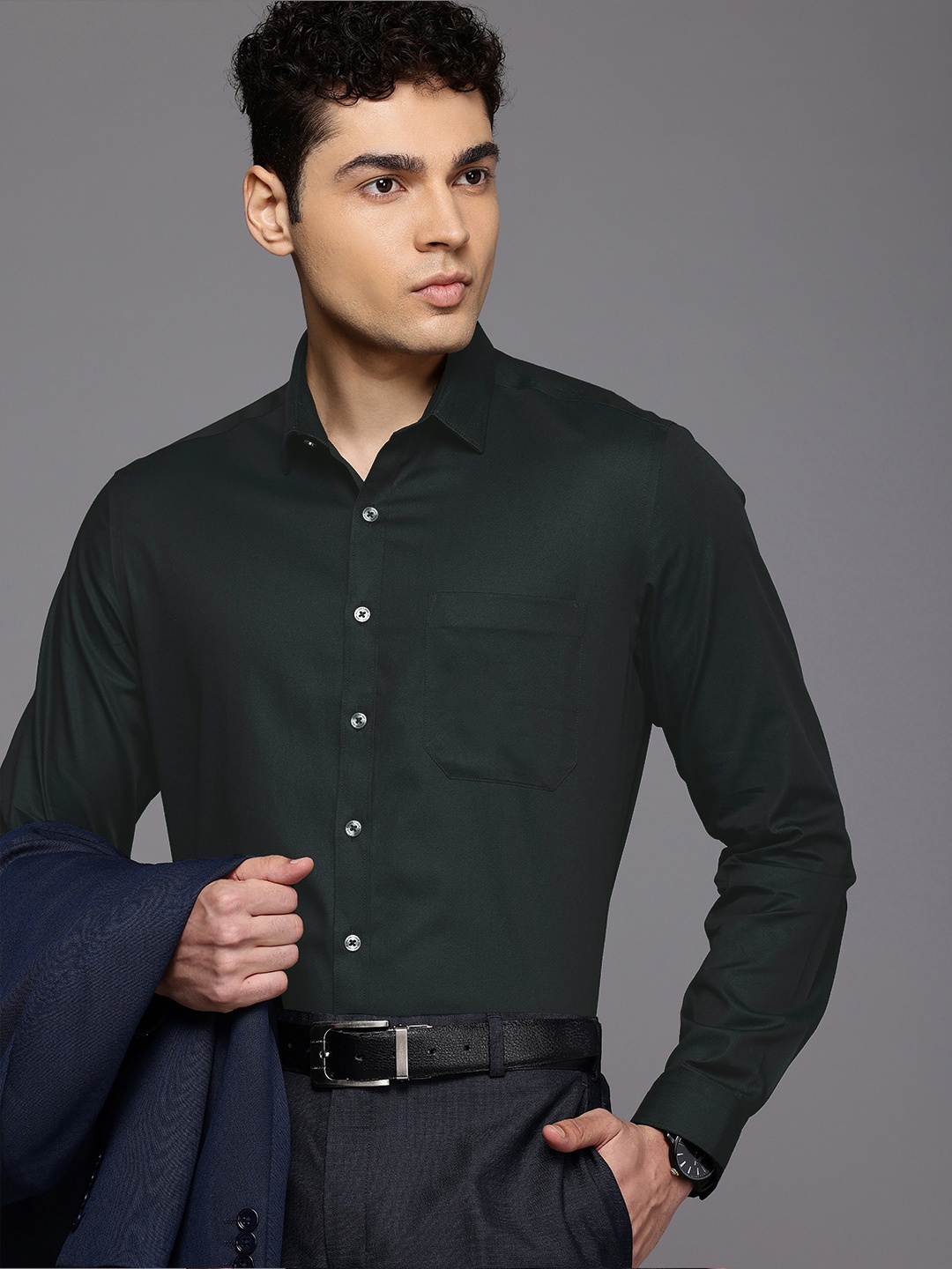 

Louis Philippe Solid Slim Fit Formal Shirt, Green