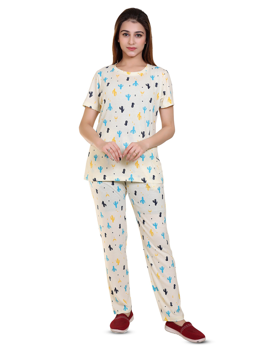 

MAZMUN Graphic Printed T-shirt With Pyjamas, Yellow