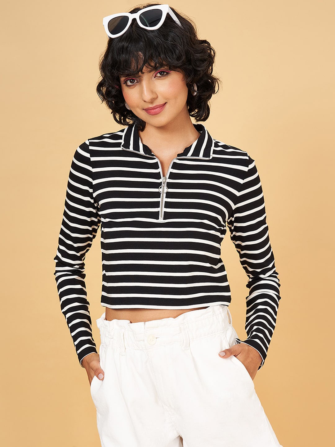 

People Black Striped Shirt Collar Long Sleeves Crop Top