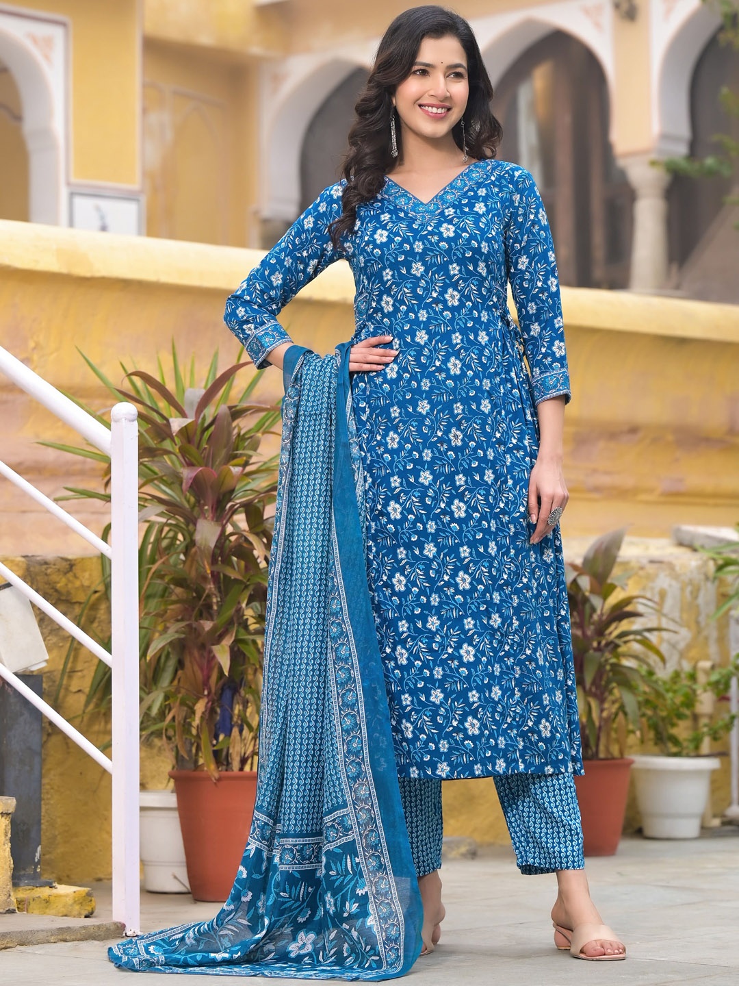 

KALINI Floral Printed Regular Straight Kurta wWth Trousers & Dupatta, Blue