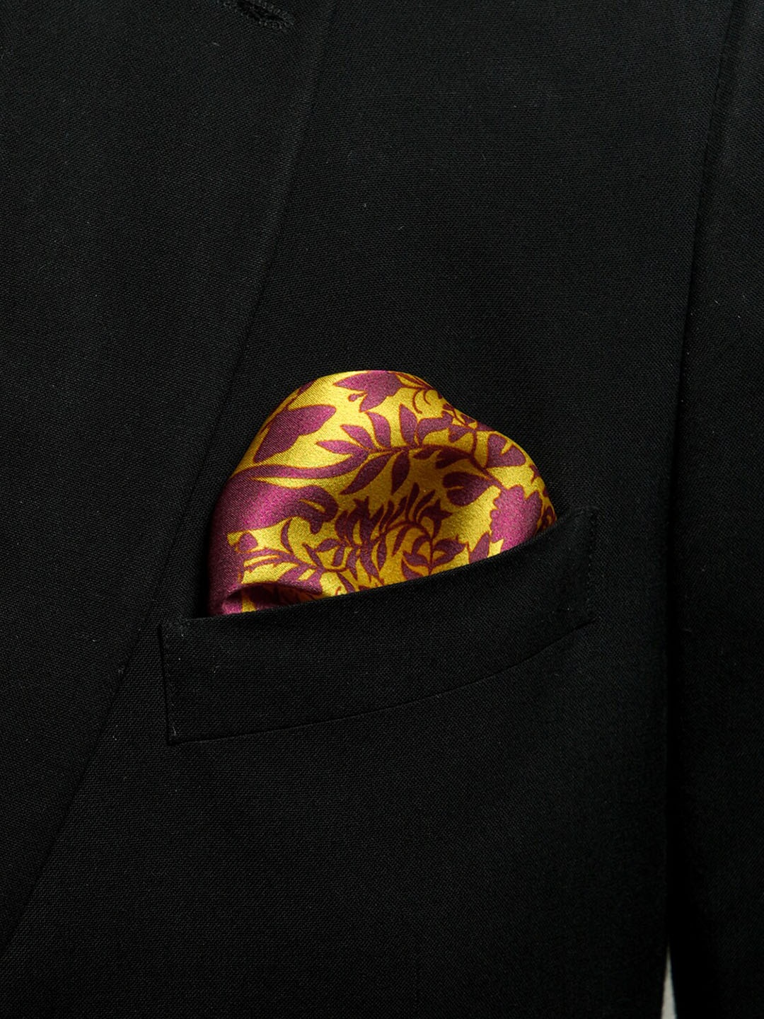 

CHOKORE Printed Silk Pocket Square, Yellow