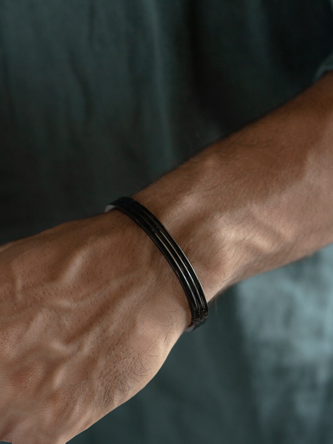 

SWASHAA Men Kada Bracelet, Black