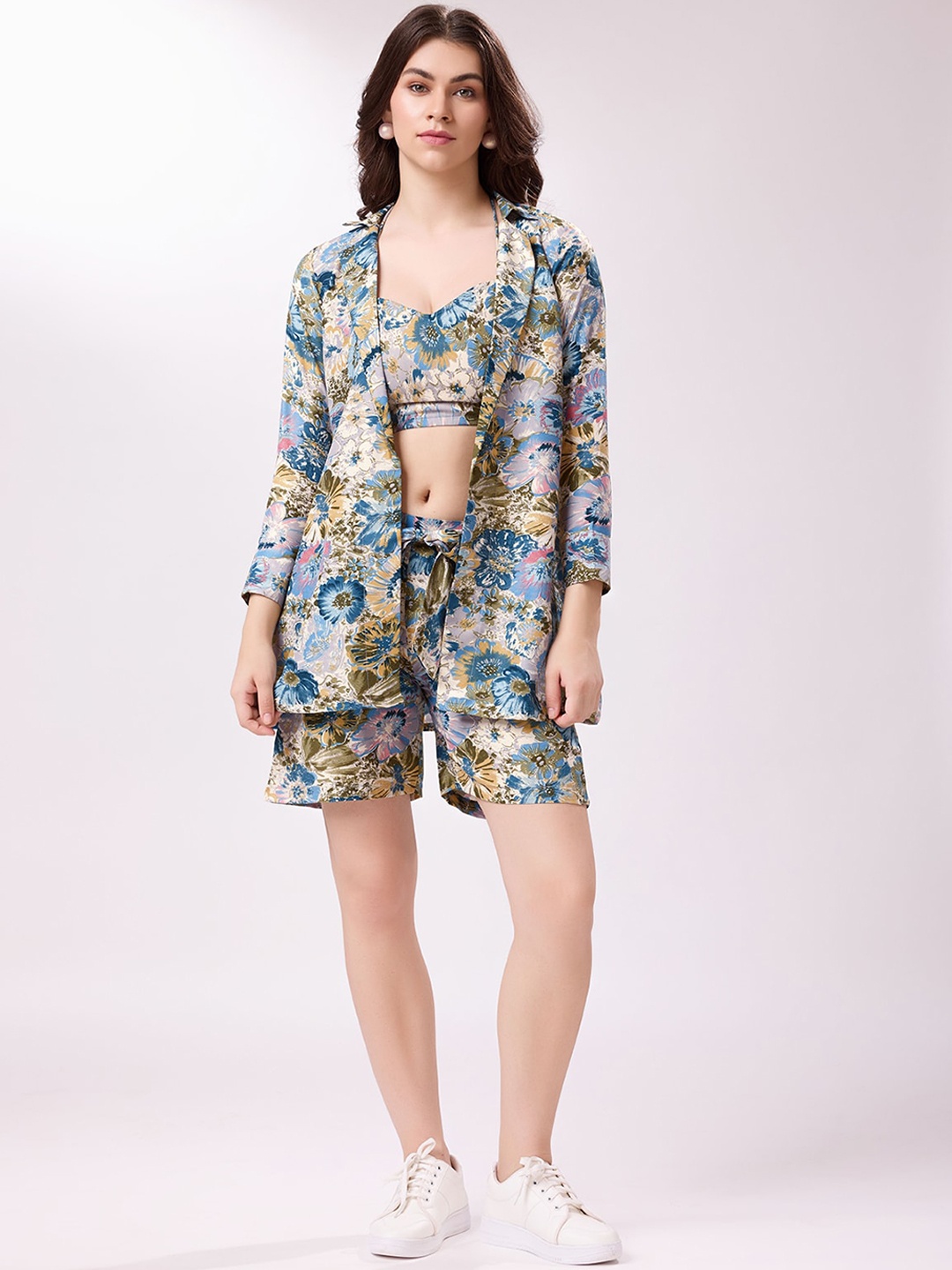 

ODETTE Floral Printed Sweetheart Neck Top & Flared Shorts & Shrug, Blue