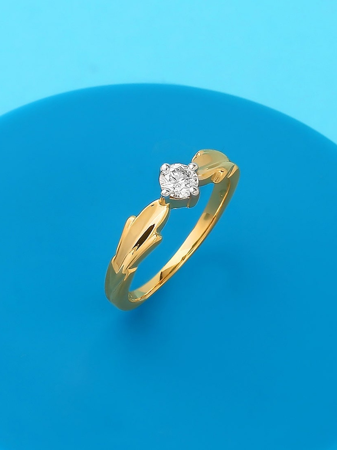

CANDERE A KALYAN JEWELLERS COMPANY 18KT (750) Gold Diamond Studded Ring-2.22 gm