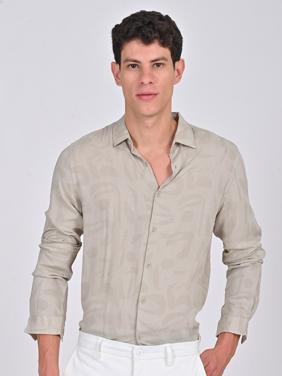 

POE Spread Collar Long Sleeves Smart Slim Fit Rayon Casual Shirt, Beige