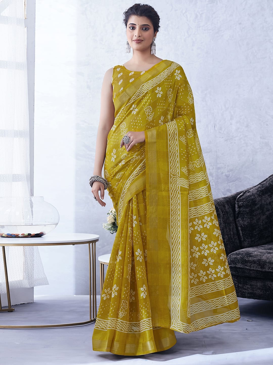 

KALINI Floral Printed Zari Saree, Yellow