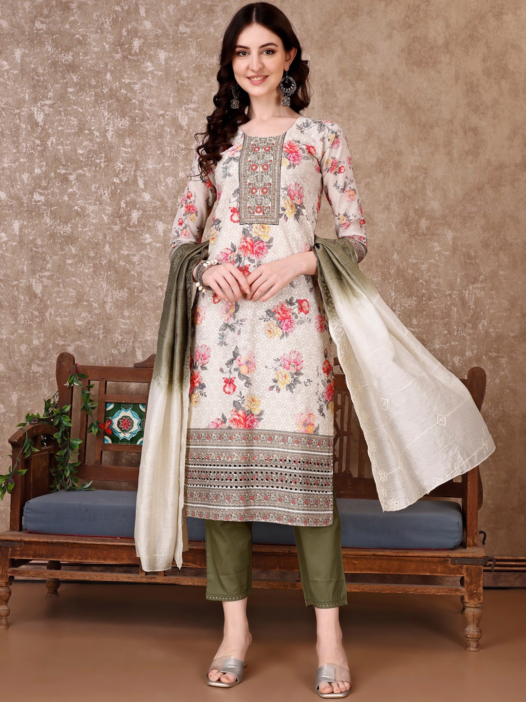 

KALINI Floral Embroidered Regular Pure Cotton Straight Kurta With Trousers & Dupatta, Green