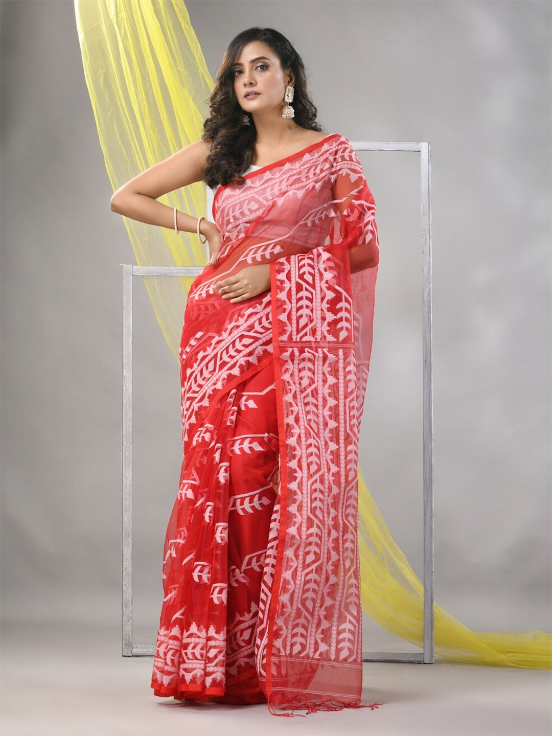 

Charukriti Woven Design Pure Silk Jamdani Saree, Red