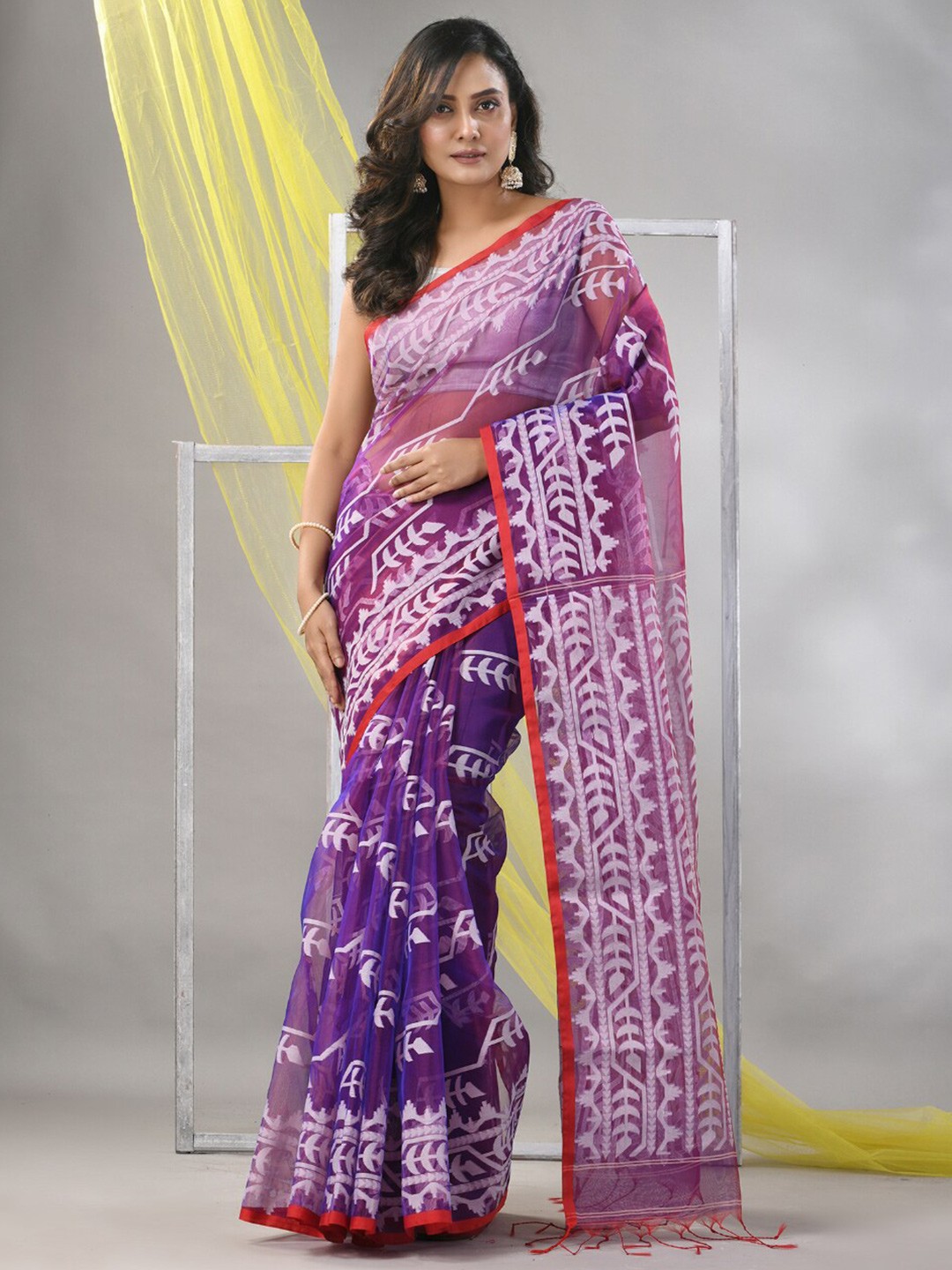 

Charukriti Woven Design Muslin Duel-tone Jamdani Saree, Violet