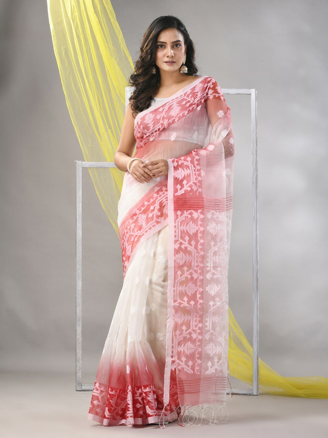 

Charukriti Woven Design Muslin Jamdani Saree, Off white
