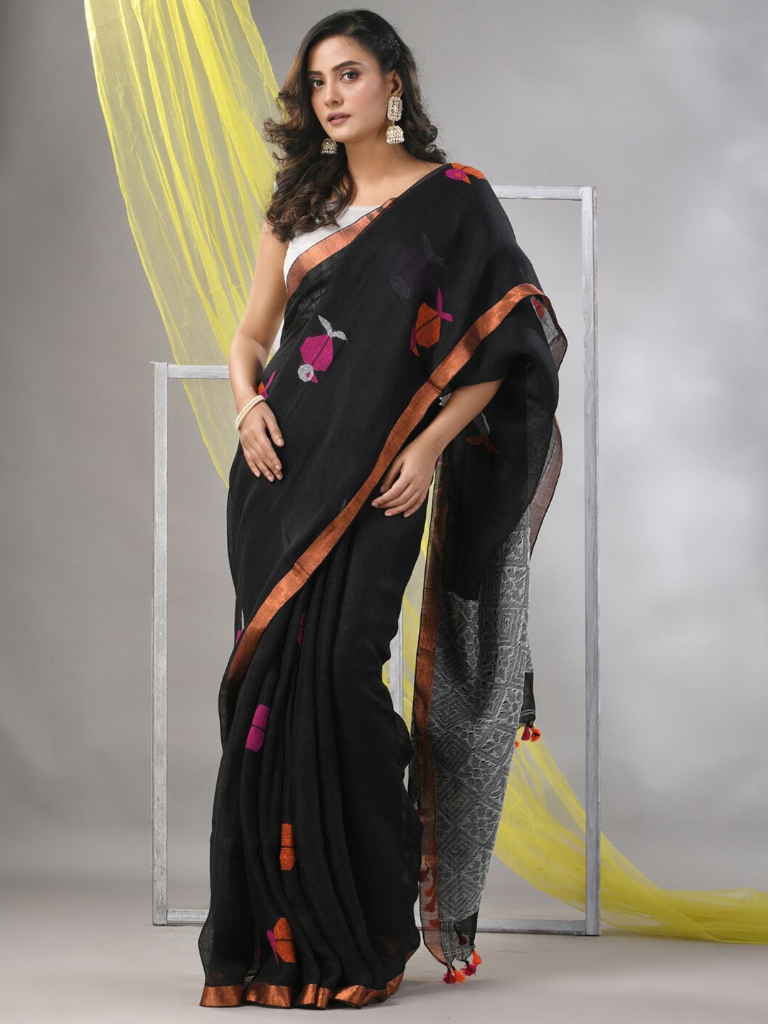 

Charukriti Woven Design Zari Pure Linen Saree, Black