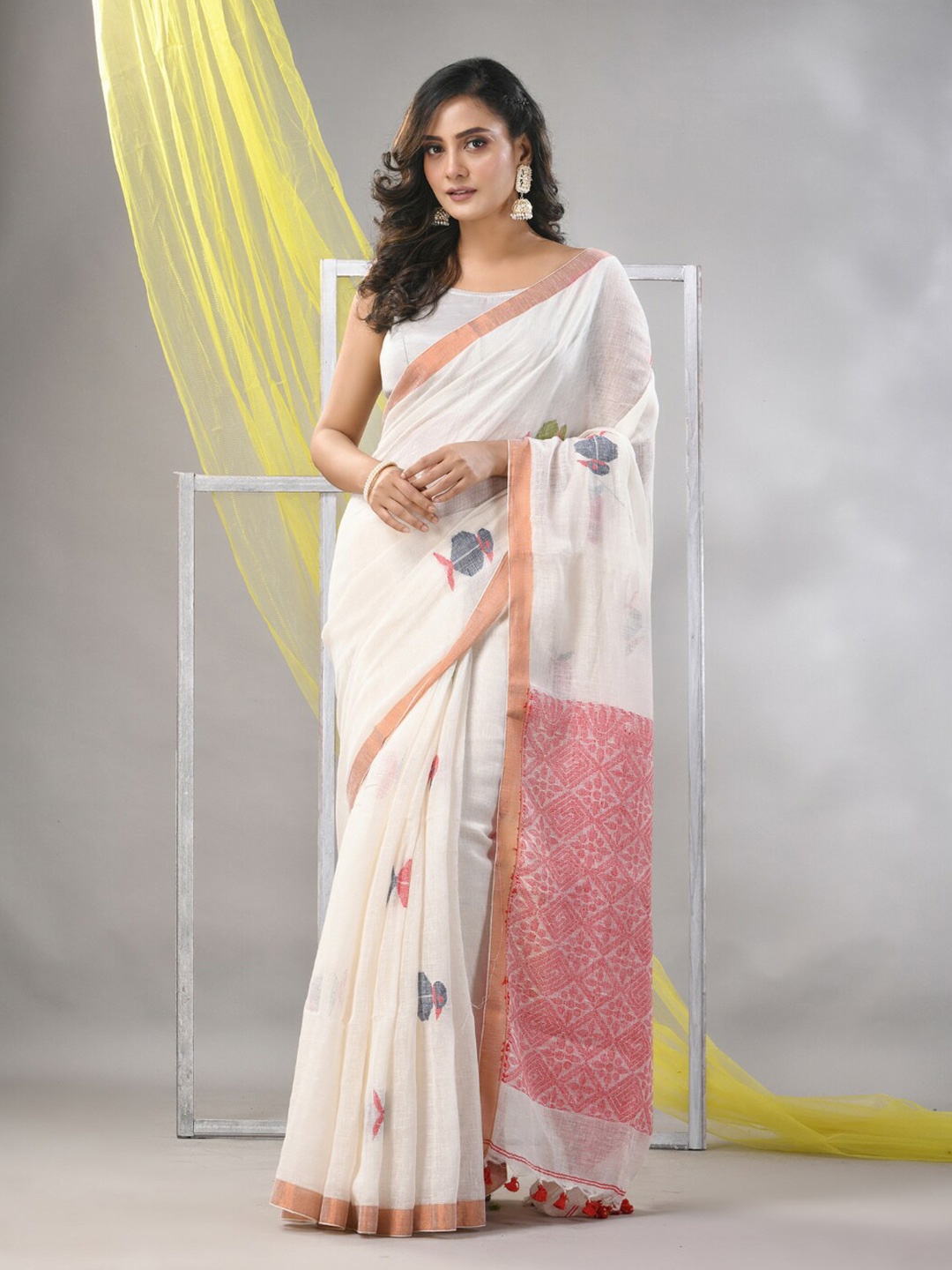 

Charukriti Woven Design Zari Pure Linen Saree, Off white