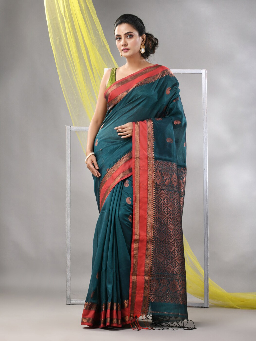 

Charukriti Woven Design Zari Matka Saree, Green