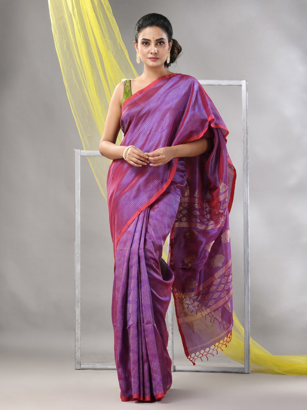 

Charukriti Woven Design Zari Matka Duel-tone Saree, Lavender