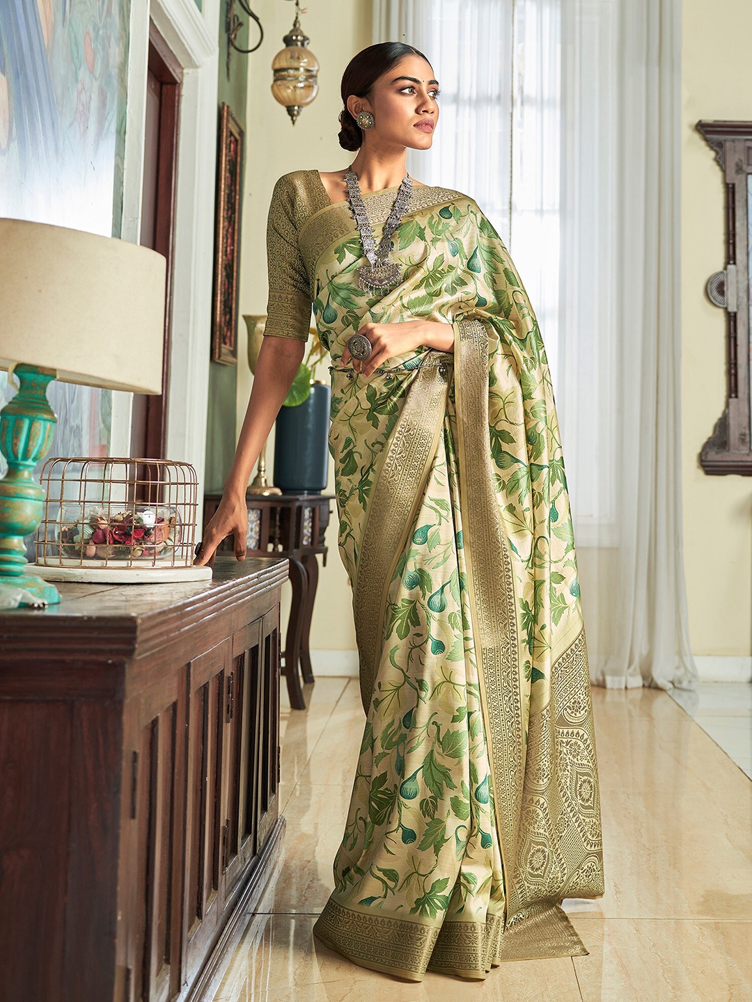 

elora Woven Design Pure Satin Silk Saree, Green