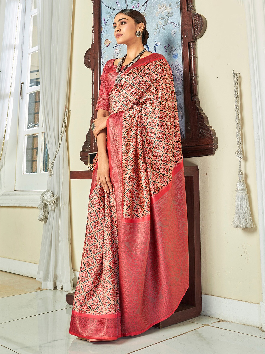 

elora Woven Design Pure Satin Silk Zari Saree, Red