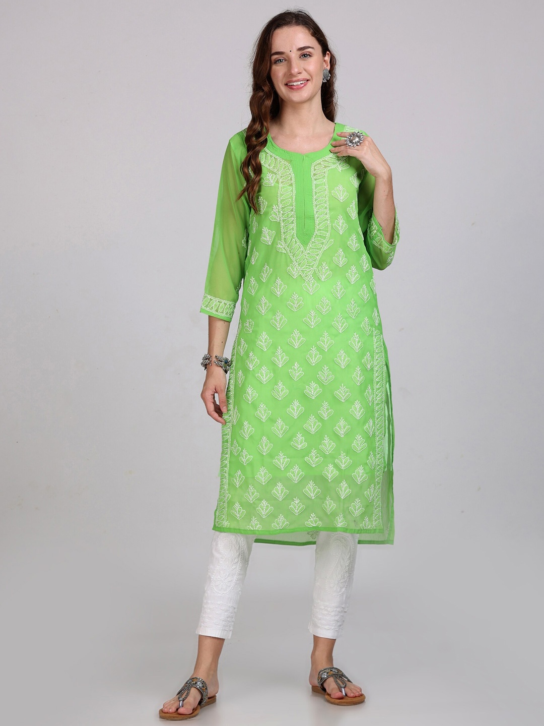 

KHAKA Round Neck Ethnic Motifs Embroidered Thread Work Kurta, Sea green