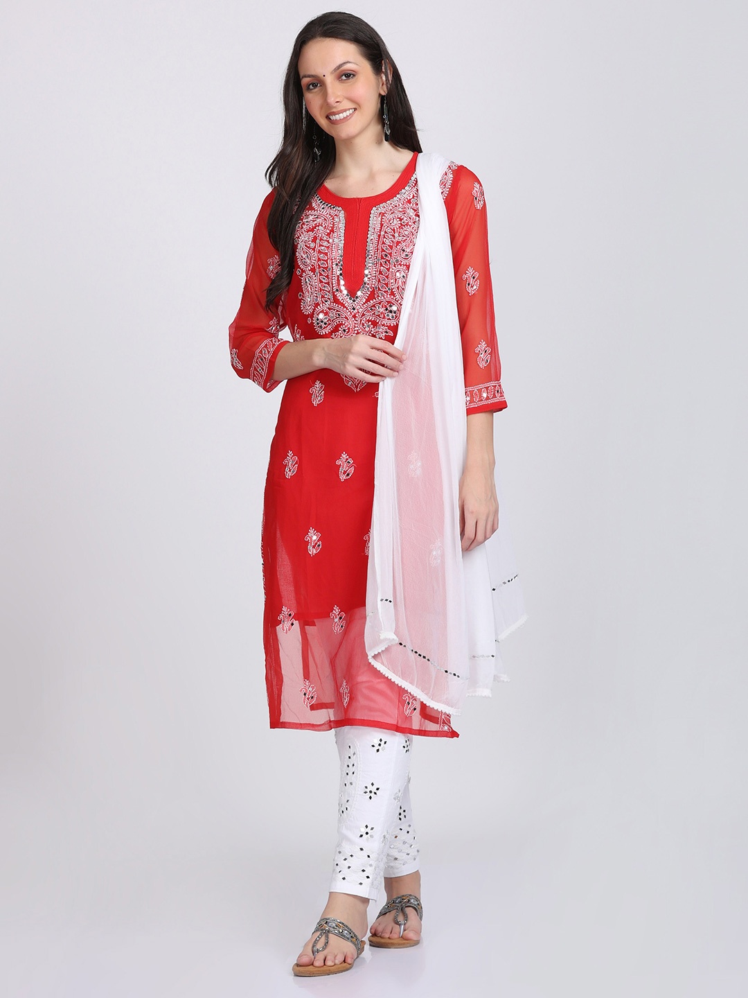 

KHAKA Ethnic Motifs Embroidered Round Neck Chikankari Straight Kurta, Red