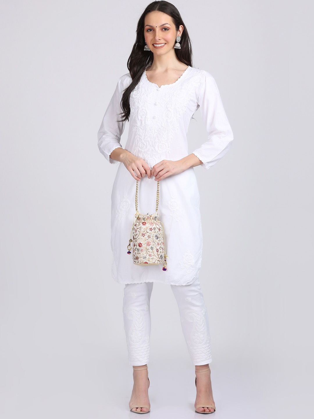 

KHAKA Embroidered Thread Work Pure Cotton Straight Chikankari Kurta, White