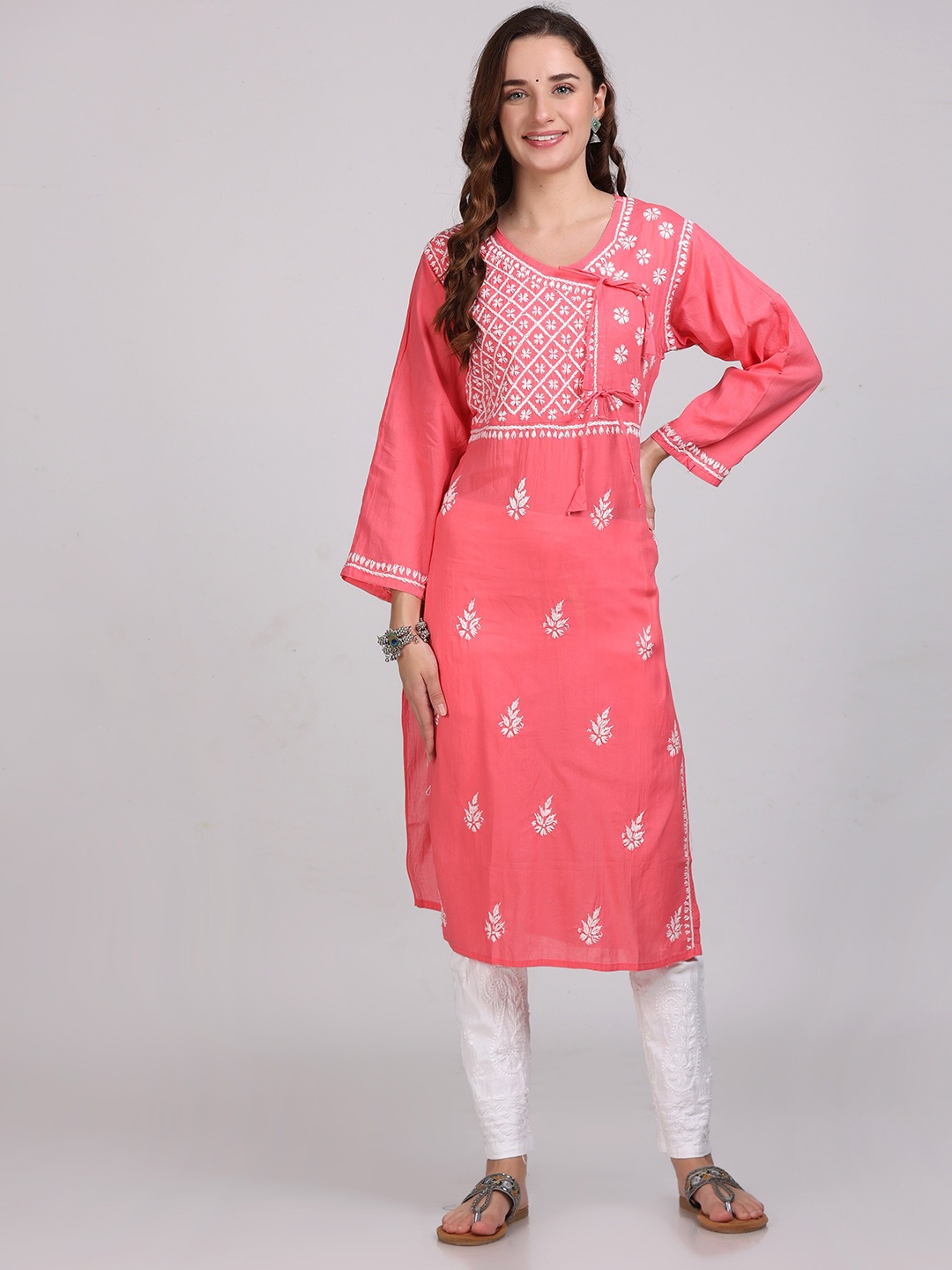 

KHAKA Ethnic Motifs Embroidered V-Neck Cotton Angrakha Straight Chikankari Kurta, Pink