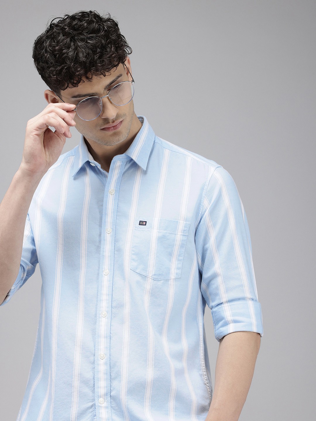 

Arrow Manhattan Slim Fit Opaque Striped Pure Cotton Casual Shirt, Blue