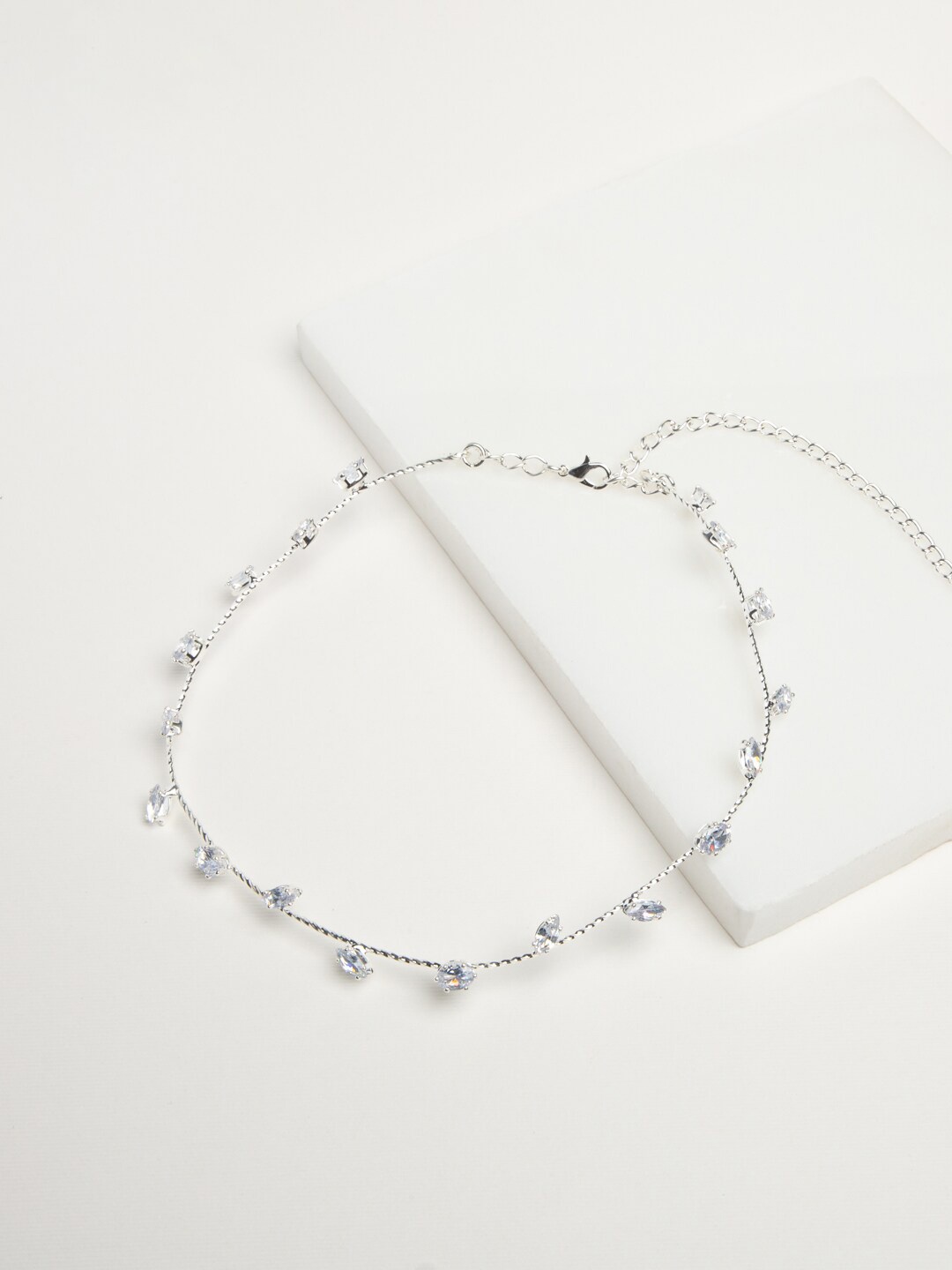 

WHITE LIES Rhinestone Studded Leaf Chain, Silver