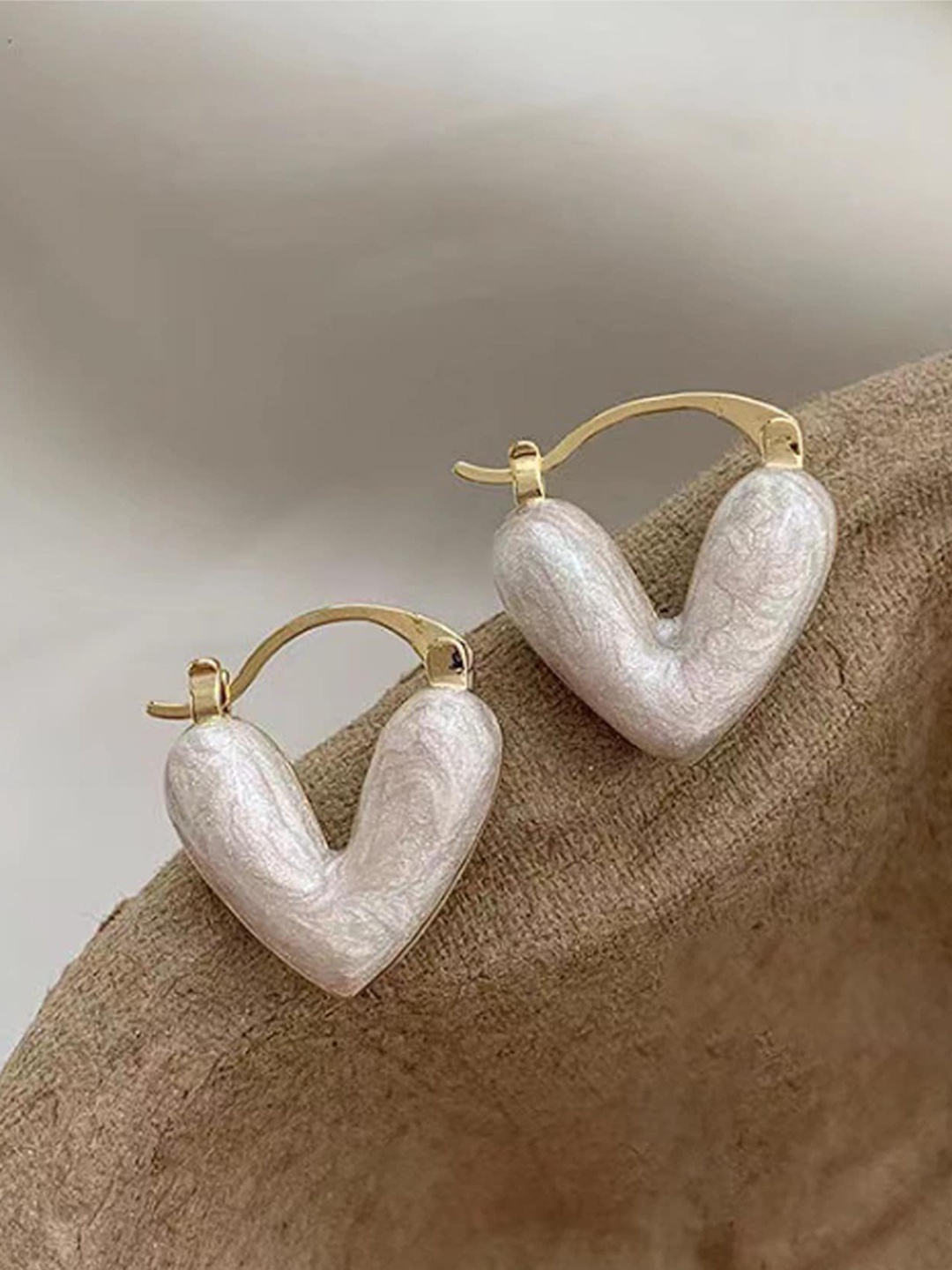 

WHITE LIES Heart Drop Earrings